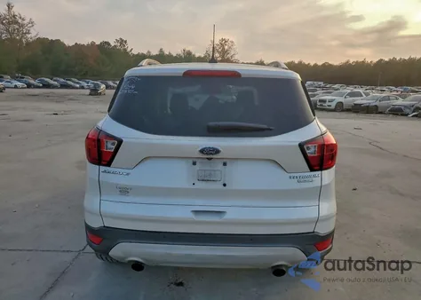 2019 Ford Escape Titanium z USA, uszkodzony, nr VIN 1FMCU0J90KUB93708
